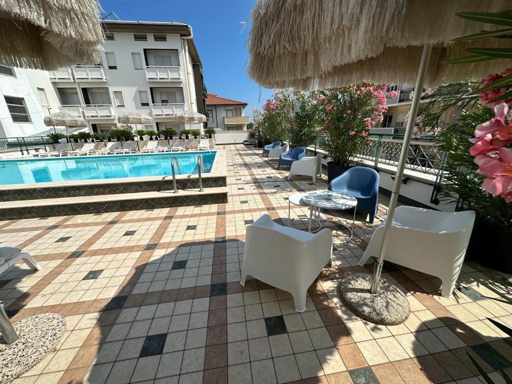 Hotel Costa Verde Pineto Bagian luar foto