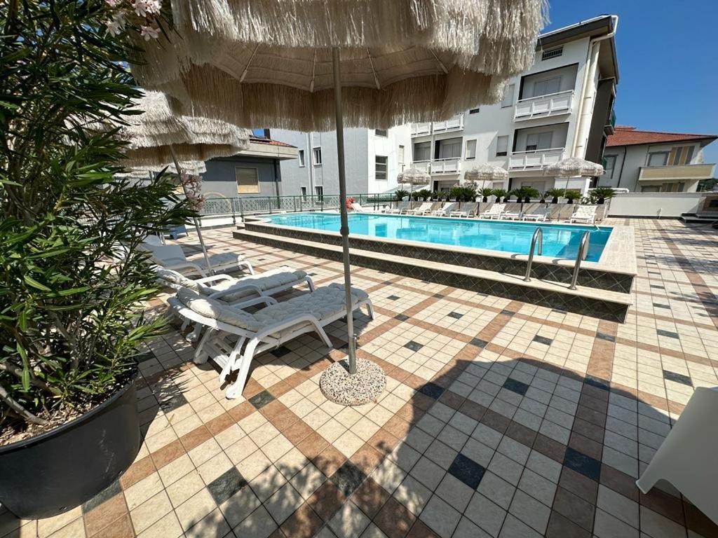 Hotel Costa Verde Pineto Bagian luar foto