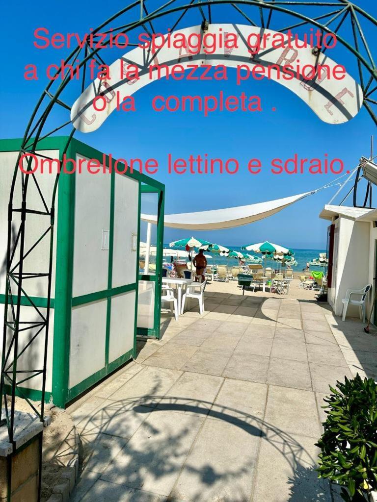Hotel Costa Verde Pineto Bagian luar foto