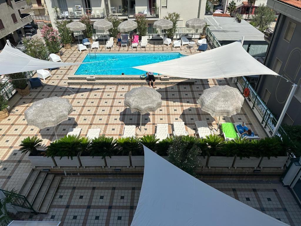 Hotel Costa Verde Pineto Bagian luar foto