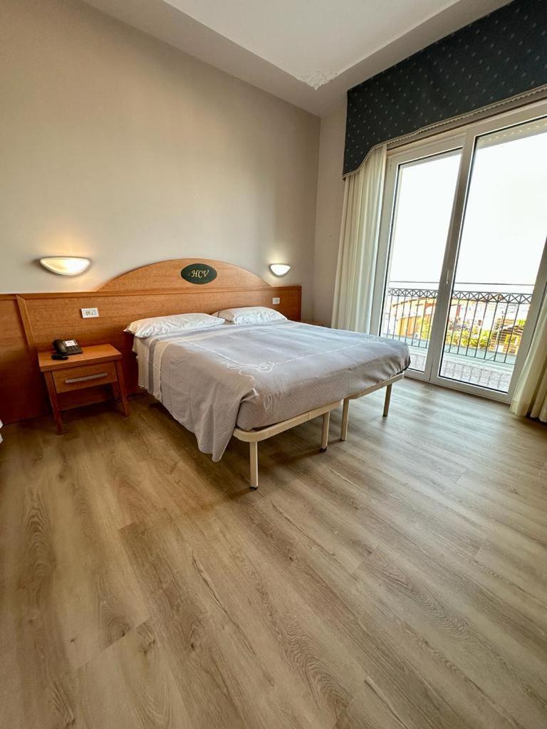 Hotel Costa Verde Pineto Bagian luar foto