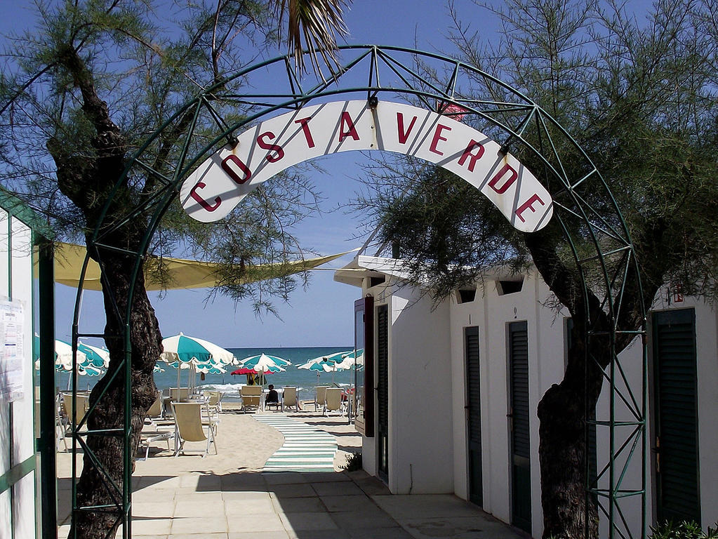 Hotel Costa Verde Pineto Bagian luar foto